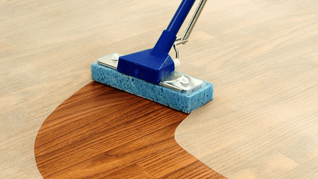 Best laminate floor cleaning solution
